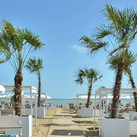Flat With A Relaxing Sunny Terrace Bibione