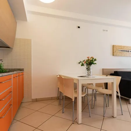 Flat With A Relaxing Sunny Terrace Apartament *